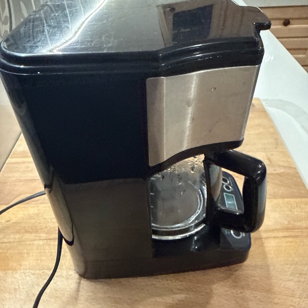 Capresso Black and Silver Coffee Maker mini 5 cups - Picture 7 of 8